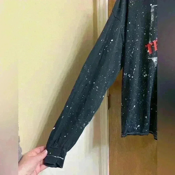 Forever 21 MTV Long Sleeve Shirt Black with White Paint Splatters Size M/L - Picture 2 of 7